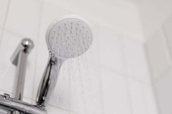 Guide complet sur la hauteur idéale du pommeau de douche pour le confort