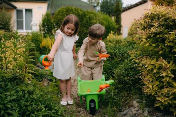 Jardiner avec des enfants : quels outils choisir ?