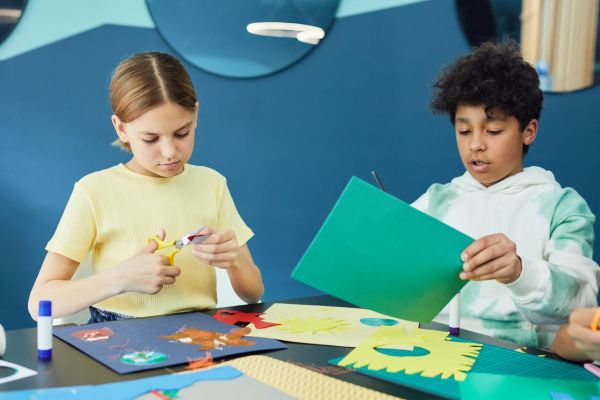 Top tendances de papier peint pour enfants : style et douceur